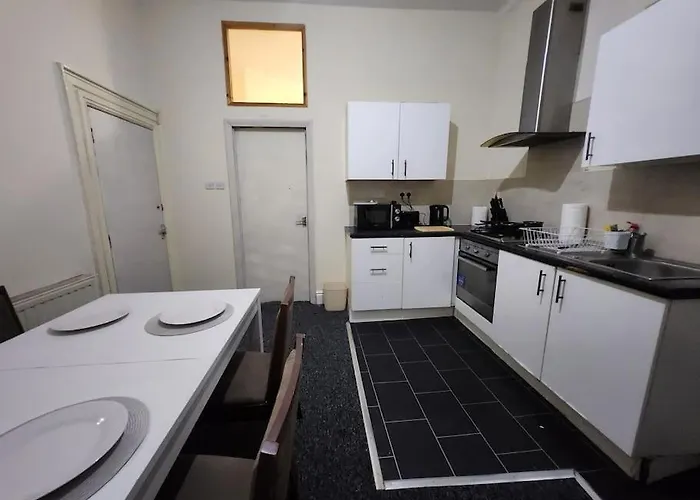 2 Bedroom City Centre Flat