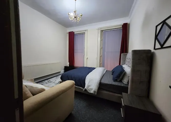 2 Bedroom City Centre Flat