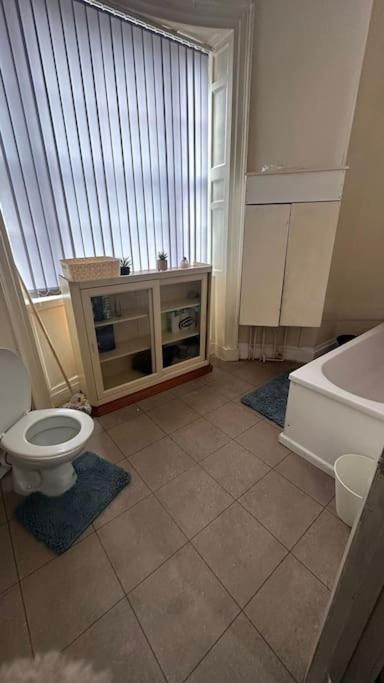 2 Bedroom Centre Flat Apartment